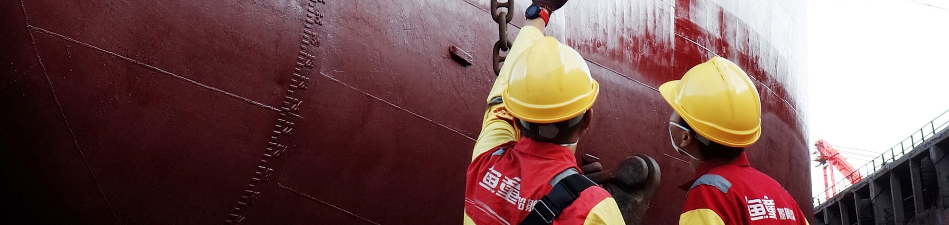 UTOP technical specialists inspecting a vessel hull