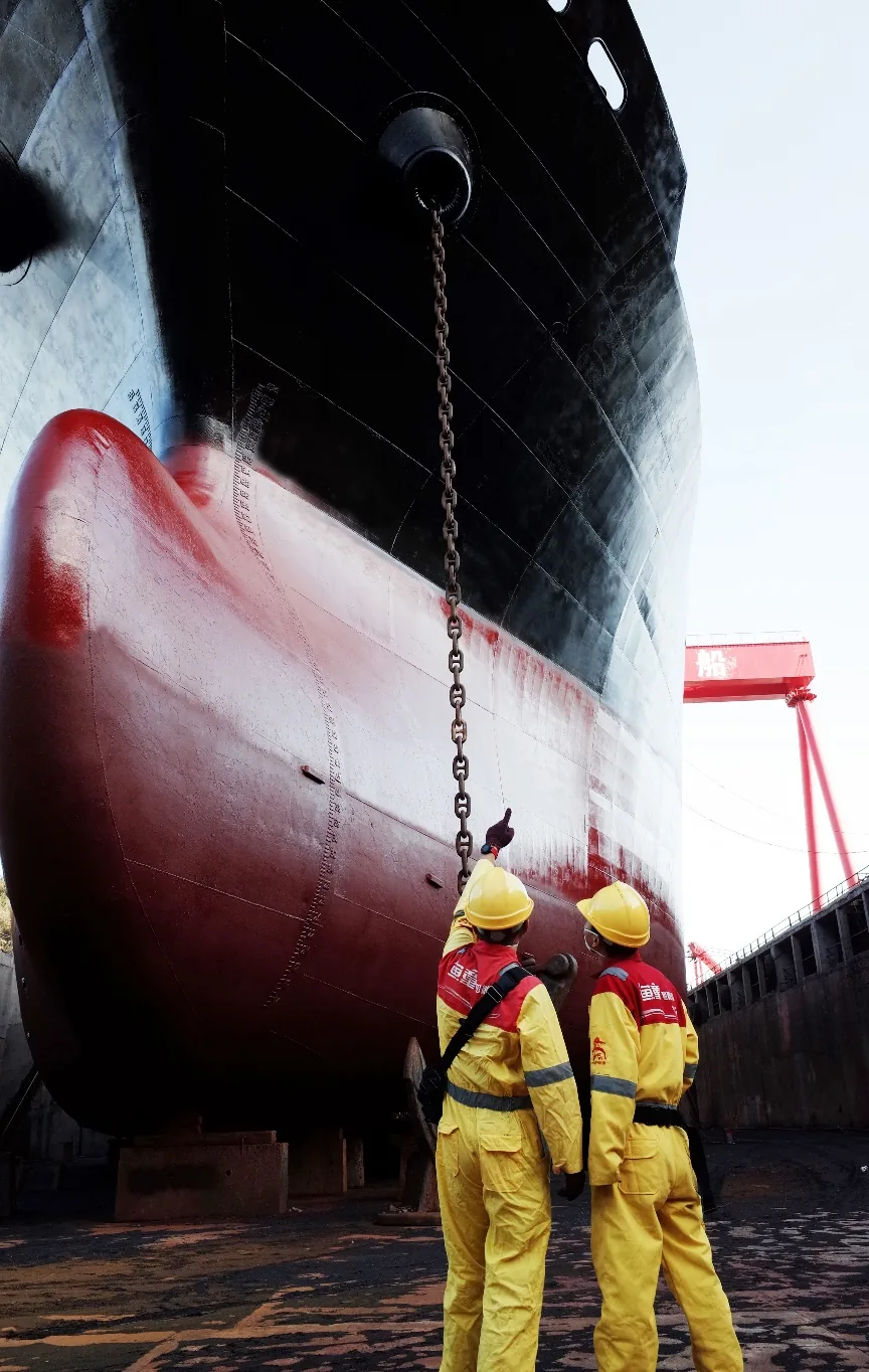 UTOP technical service team inspecting a vessel in dry dock